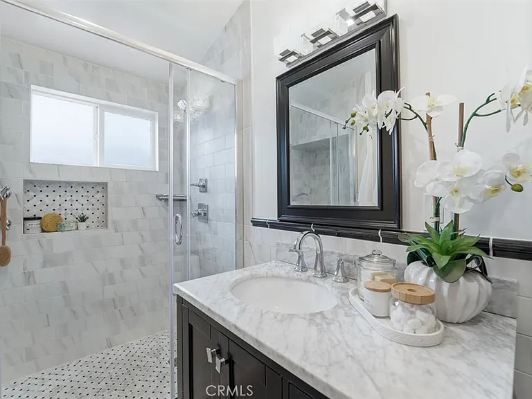 11937 S La Cienega Blvd — Photo 20