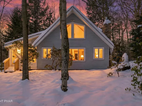 119 Long Woods Rd, Tobyhanna, PA 18466