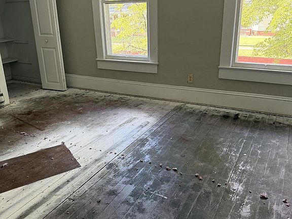 3rd image of 610 4th St