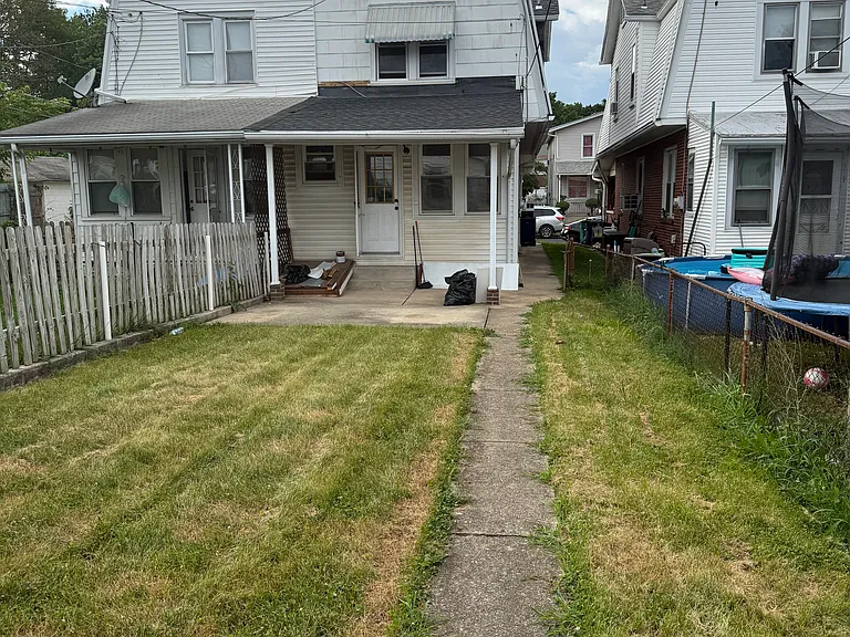 2406 Noble St — Photo 23