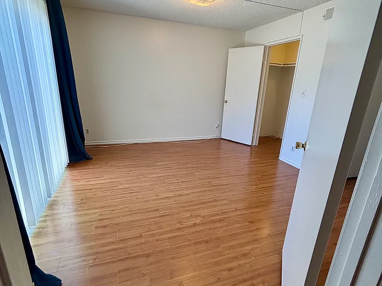 471 W Maple St #5 — Photo 8