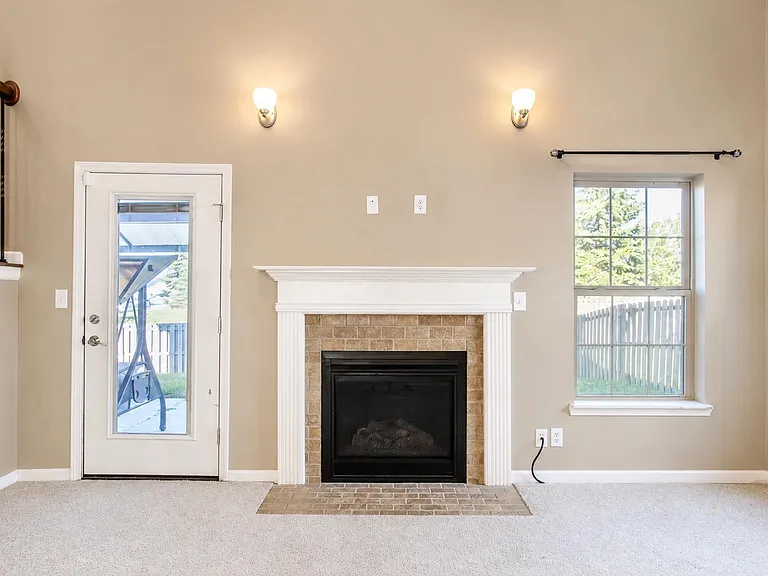 3937 Amethyst Dr — Photo 8