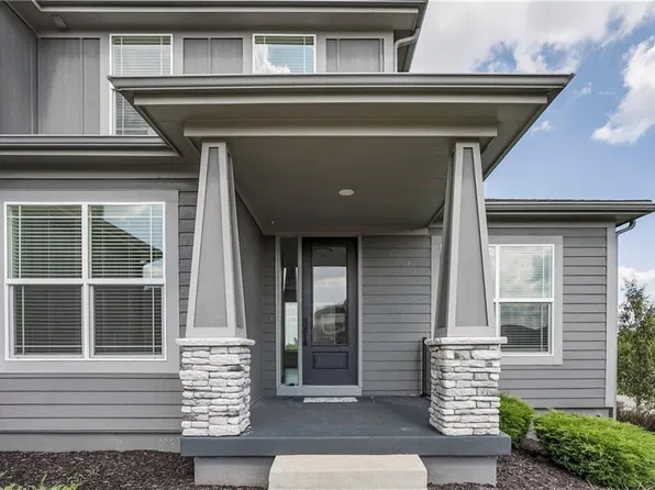 16951 S Hunter St, Olathe, KS 66062