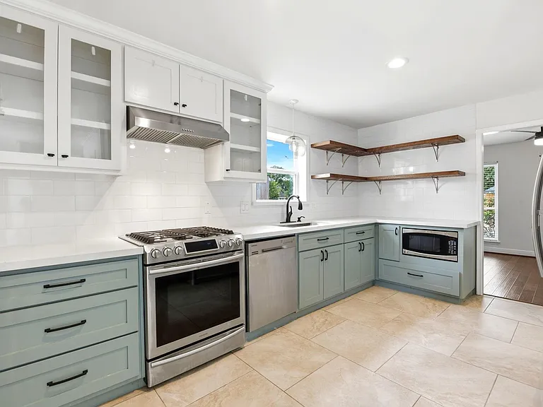 4810 Bayou Vista Dr — Photo 18