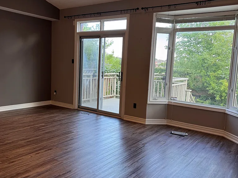 45 Cameo Dr — Photo 3