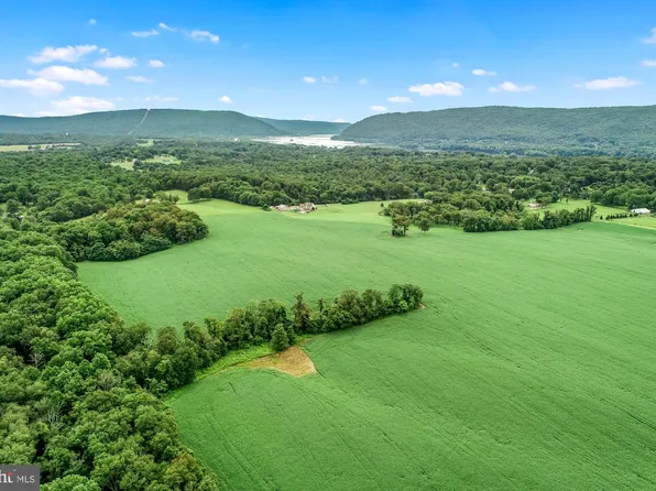 1317 Red Hill Rd, Dauphin, PA 17018