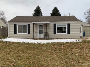 526 15th Ave, Silvis, IL 61282