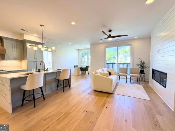 1050 Blair Ln #204, Peachtree City, GA 30269