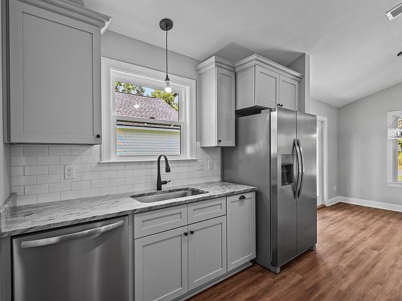 3rd image of 53 Nelson Rd