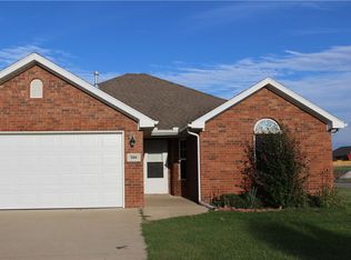 550 Washburn Dr, Pea Ridge, AR 72751