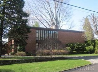 9 Sulgrave Rd, Scarsdale, NY 10583