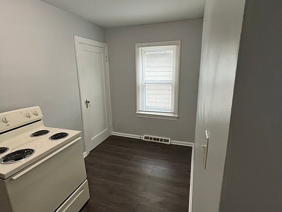 4th image of 1308 N Chester Ave