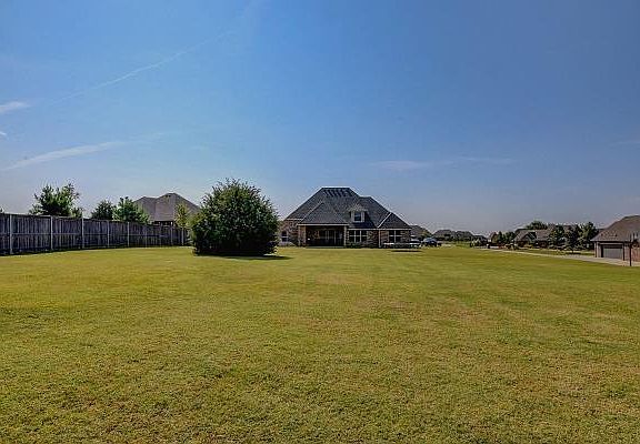 5th image of 5017 SE 150th Ct