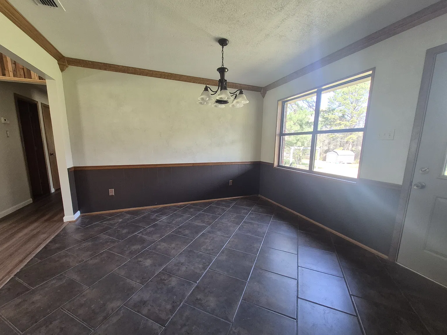 3 bed, 2000 sqft, $2,400 — Photo 4