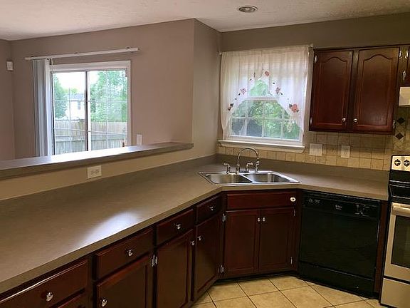 5th image of 3169 Langley Dr