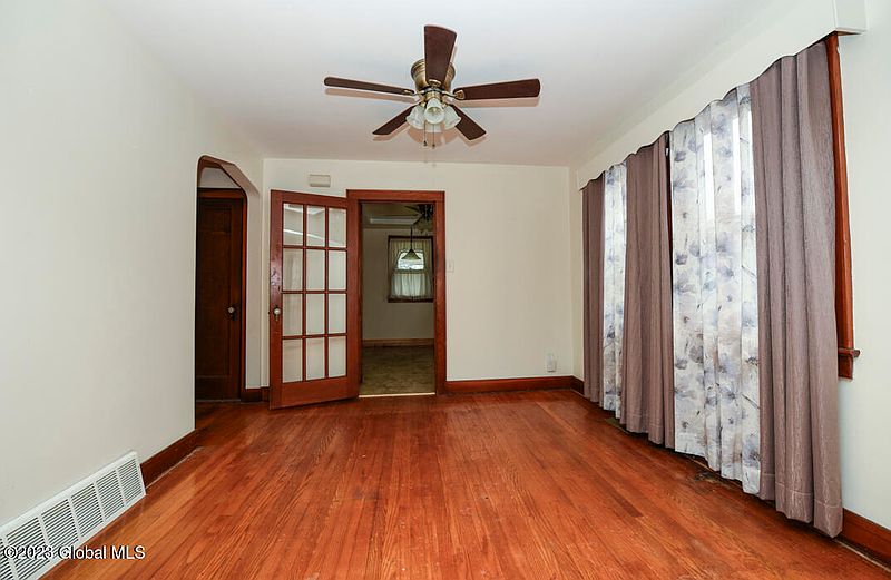 5th image of 1831 Ferguson Street