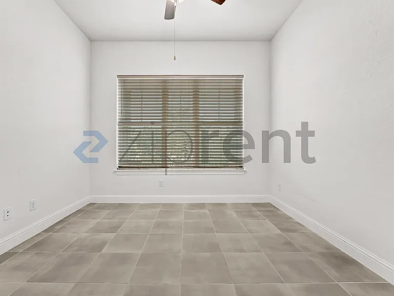 6405 Golden Bough Ln — Photo 8