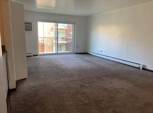 486 Pleasant Run Dr APT 4, Wheeling, IL 60090