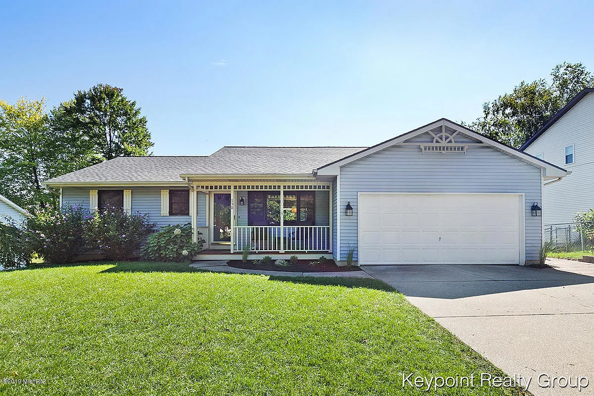 158 Glen Eagle Dr NE photo 1
