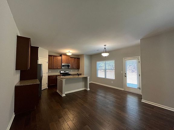 2nd image of 106 Gunier Cir