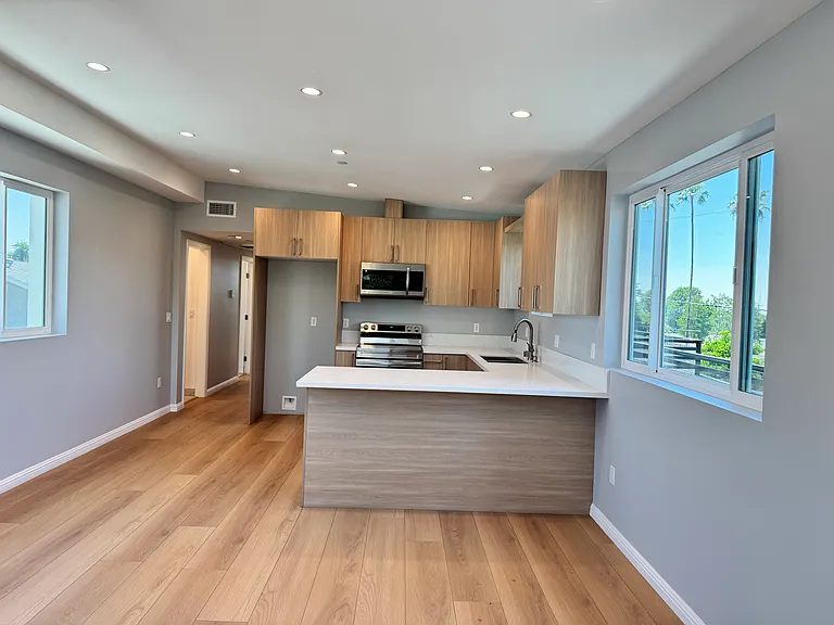 11579 Garrick Ave — Photo 11