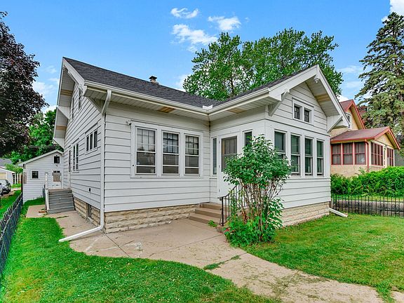 3rd image of 1140 Maryland Ave E
