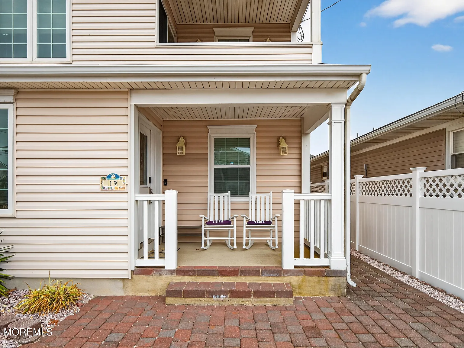 8 bed, 6.0 bath, 2742 sqft, $3,798 — Photo 2