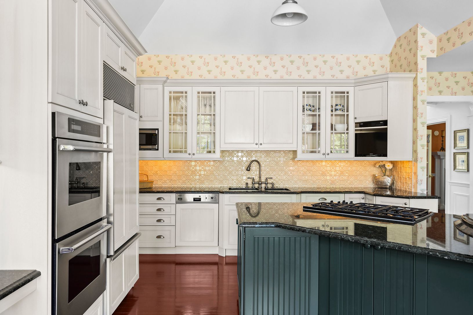  Kitchen with Stainless Steel Appliances