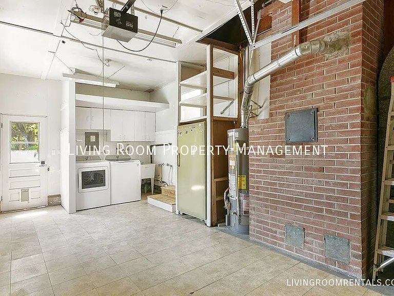725 Riverdale Dr — Photo 13