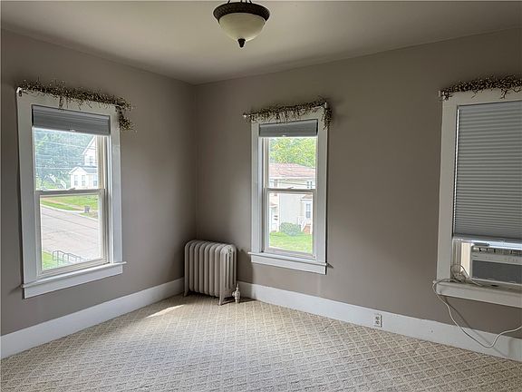 4th image of 236 Walnut St