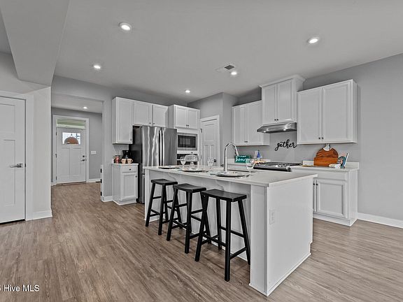 4th image of 307 Sunny Lake Road