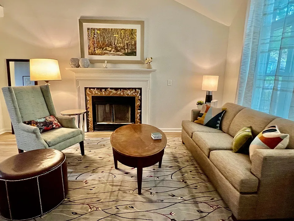 448 Woodland Dr
