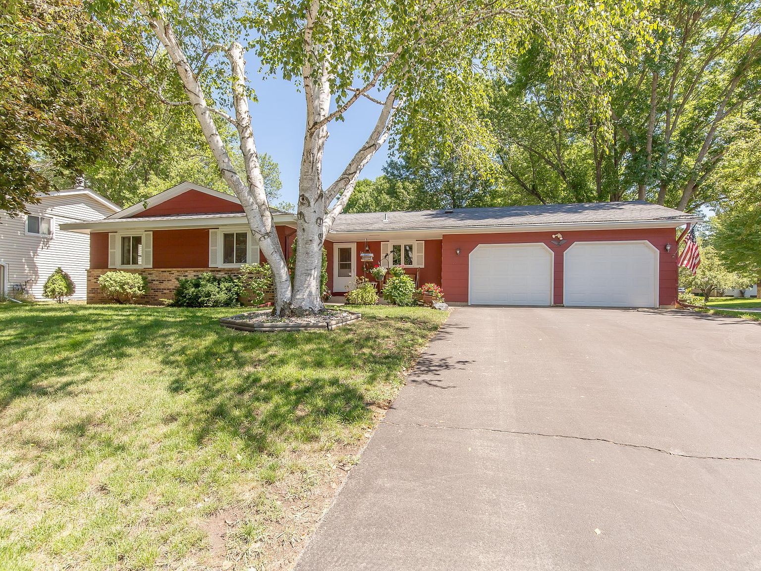 1043 Pierce St S, Shakopee, MN 55379 | MLS #6460575 | Zillow