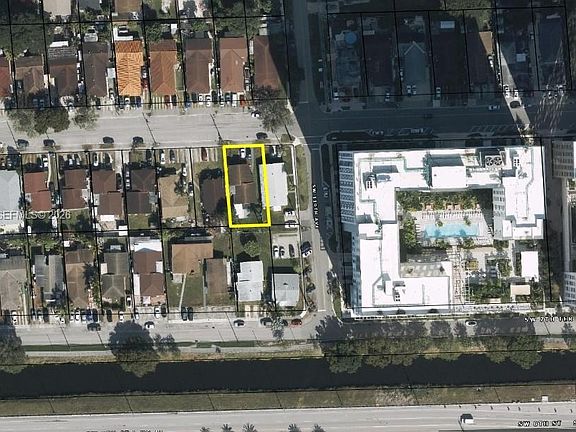 4th image of 11016 SW 7th St