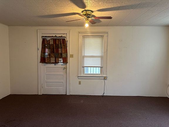 2nd image of 3204 Bartlett St