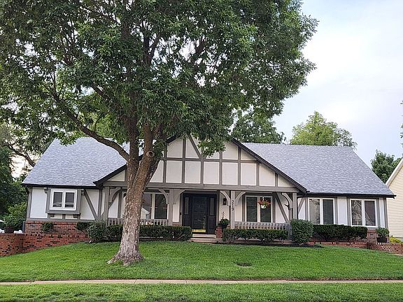 2nd image of 219 Chianti Ct