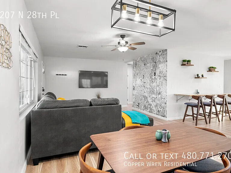 2207 N 28th Pl — Photo 5