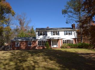 6 Helen St, Warren, NJ 07059