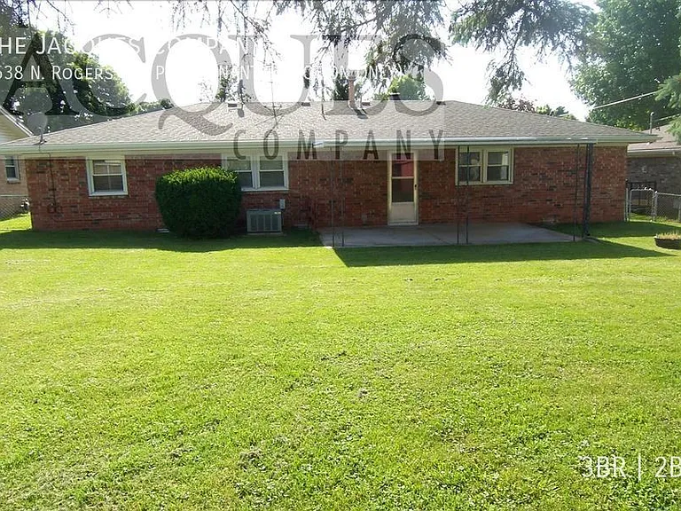 3538 N Rogers Ave — Photo 2