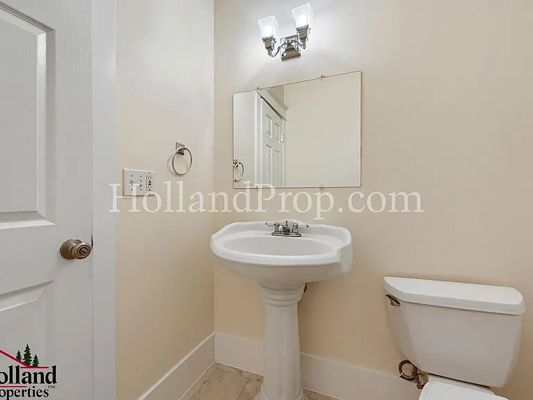 3228 SE Filbert St — Photo 17