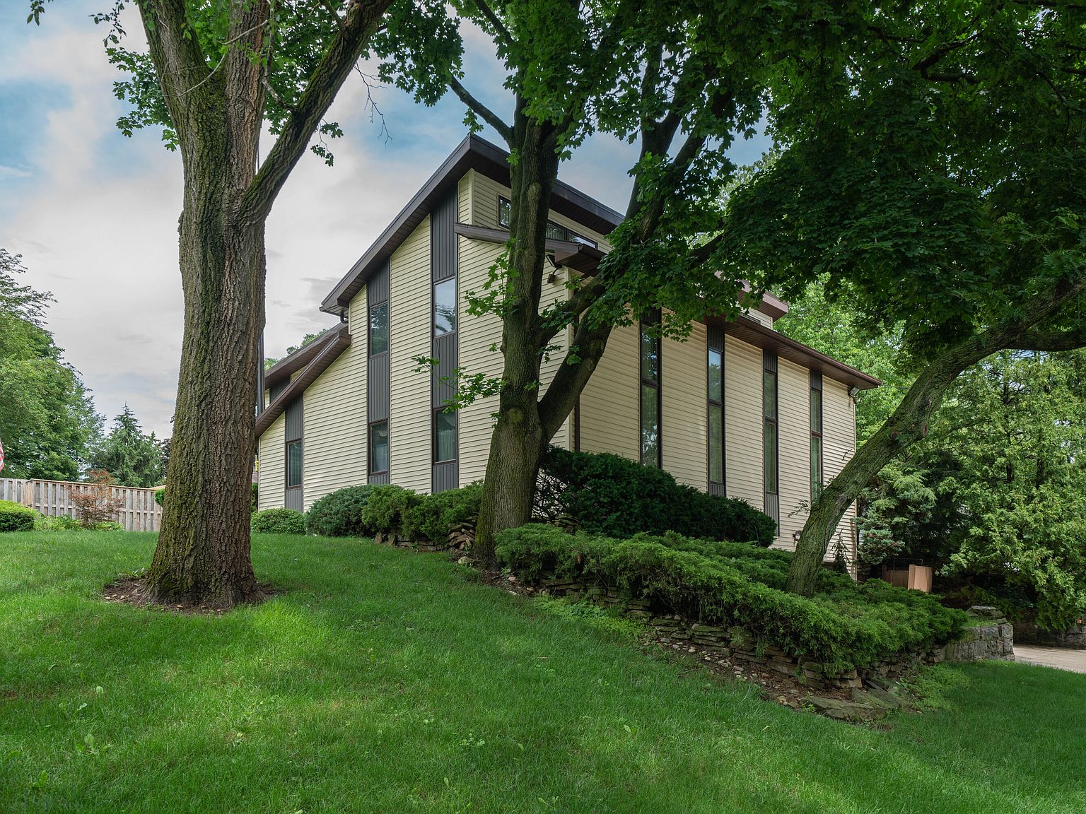 3130 Santos Ave, Kalamazoo, MI 49006 Zillow