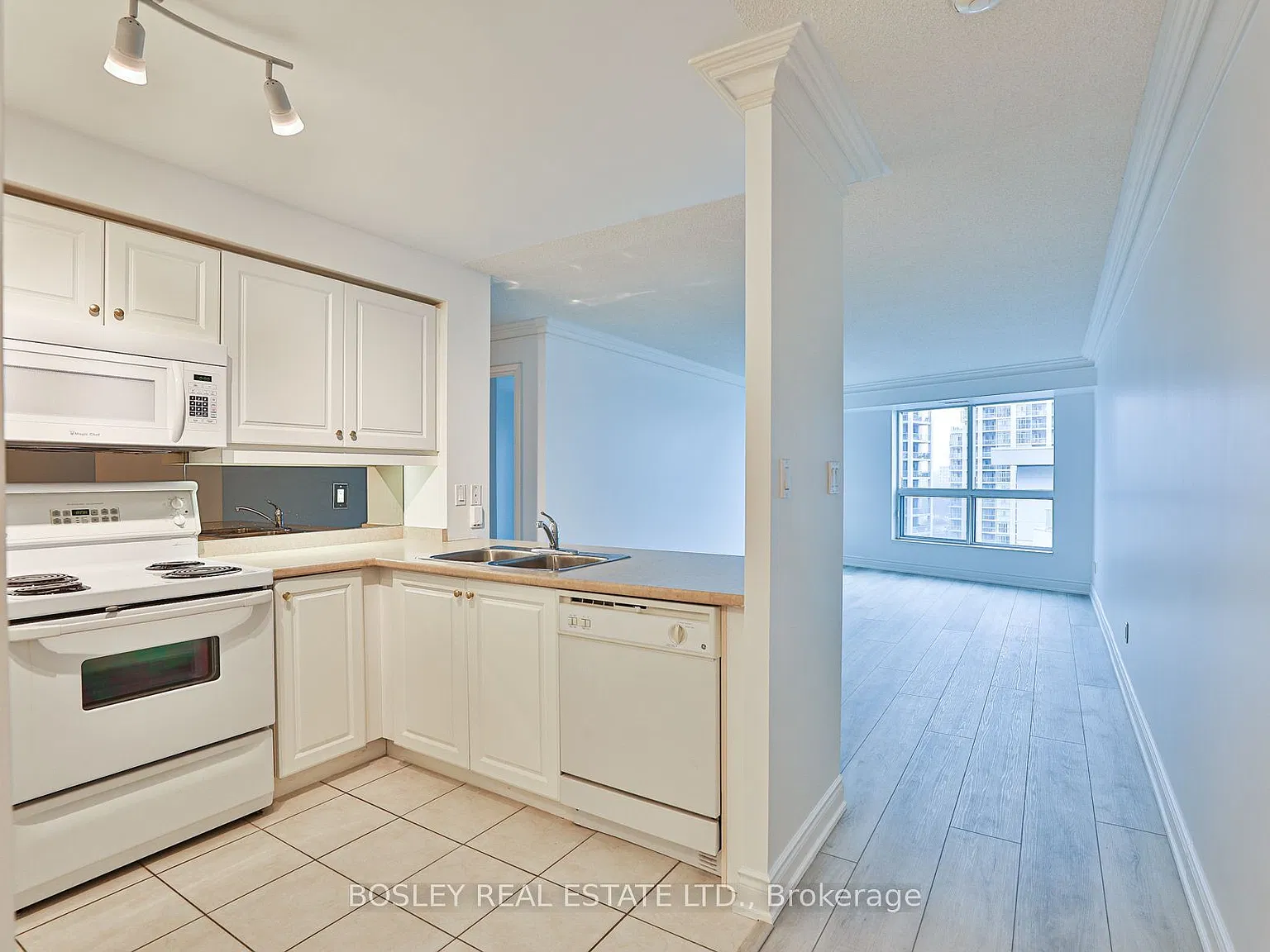 2 bed, $3,100 — Photo 2