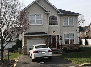 9507 Tulip St, Philadelphia, PA 19114