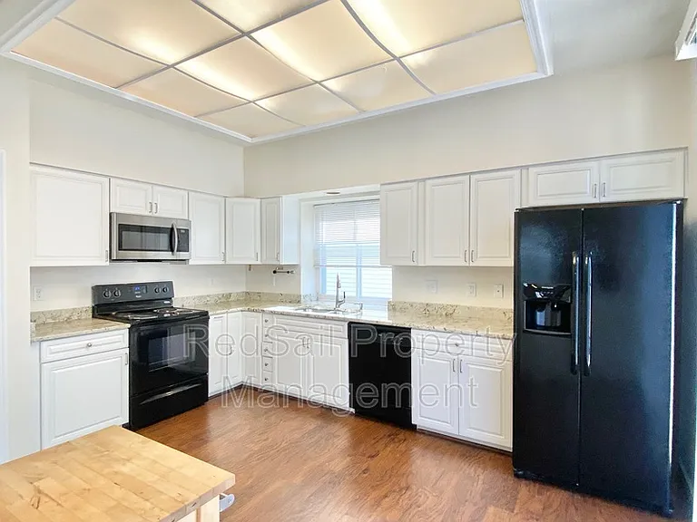 129 Watson Dr — Photo 6