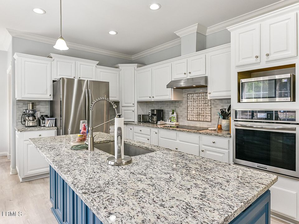 1st image of 152 Dr Martin Luther King Drive