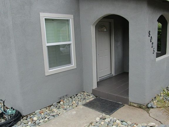 3rd image of 8025 Mariposa Ave