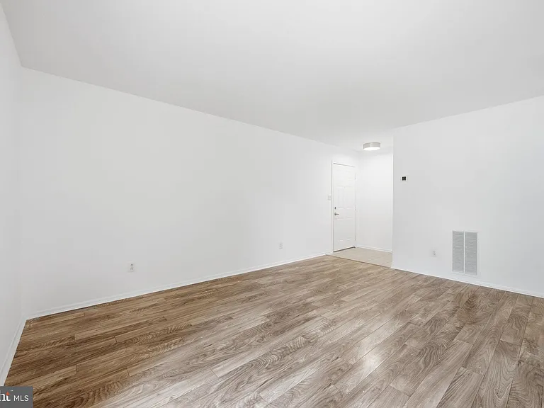 1703 Ascot Way #D — Photo 6