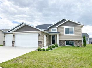 42 Cambridge Cv, Surrey, ND 58785