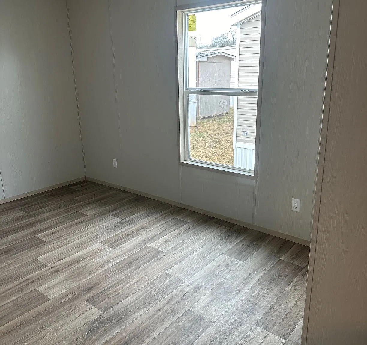 3 bed, 1056 sqft, $64,900 — Photo 1