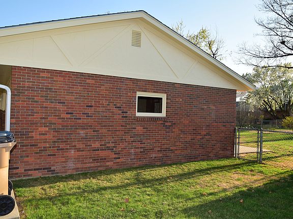 5th image of 2409 Colorado St